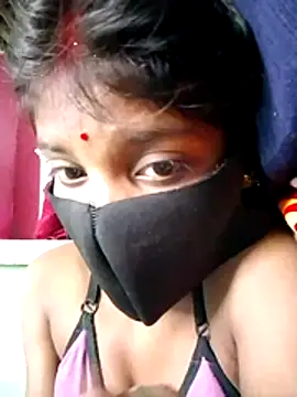 Snapshot of Cuty_kinjal chatting on 10.13.25 Cuty kinjal online show from 10.13.25