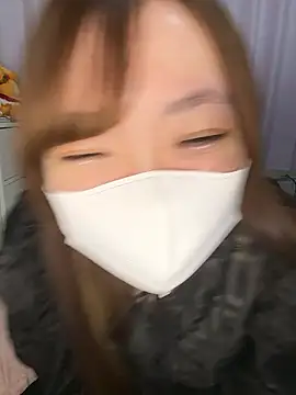 Snapshot of Moe_v_v chatting on 11.25.25 Moe v v online show from 11.25.25