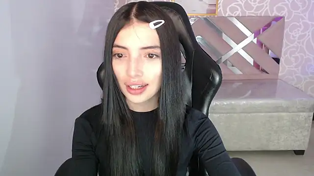 Snapshot of cynthia_ch chatting on 10.10.25 cynthia ch online show from 10.10.25