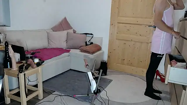 Snapshot of SexyCindyCD chatting on 11.04.25 SexyCindyCD online show from 11.04.25