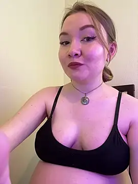 Snapshot of Amalie_Smith chatting on 05.24.26 Amalie Smith online show from 05.24.26