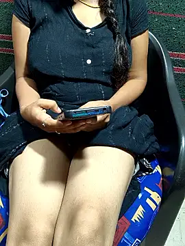 Snapshot of telugu_modal_divya chatting on 04.12.26 telugu modal divya online show from 04.12.26