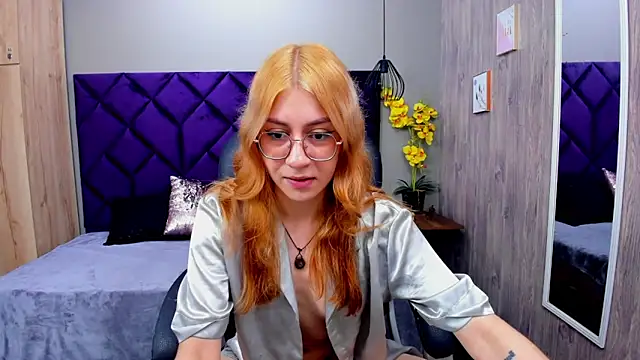 Snapshot of ChloeCampbell03 chatting on 11.04.25 ChloeCampbell03 online show from 11.04.25