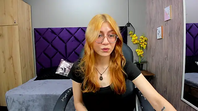 Snapshot of ChloeCampbell03 chatting on 11.12.25 ChloeCampbell03 online show from 11.12.25