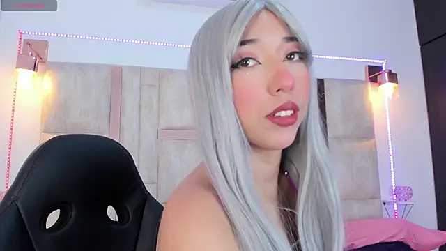 Snapshot of emily__walker chatting on 09.30.25 emily walker online show from 09.30.25