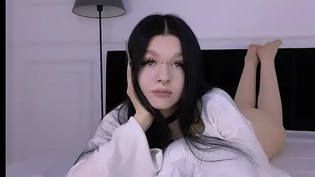 Snapshot of NoraAddams chatting on 10.28.25 NoraAddams online show from 10.28.25