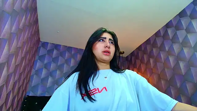 Nanisshawna online show from 10.28.25
