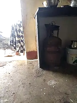 Snapshot of ARTIR1 chatting on 10.21.25 ARTIR1 online show from 10.21.25