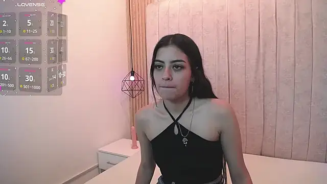 Snapshot of jakeyariana chatting on 10.22.25 jakeyariana online show from 10.22.25