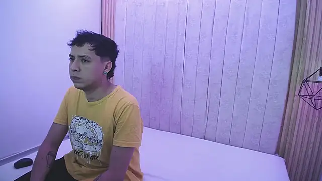 Snapshot of jakeyariana chatting on 11.18.25 jakeyariana online show from 11.18.25