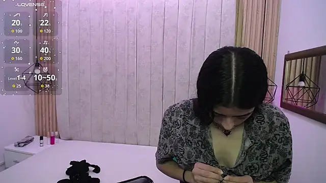 Snapshot of jakeyariana chatting on 11.22.25 jakeyariana online show from 11.22.25