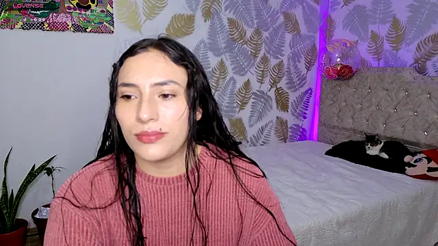 Snapshot of CattleyaAngel chatting on 11.25.25 CattleyaAngel online show from 11.25.25