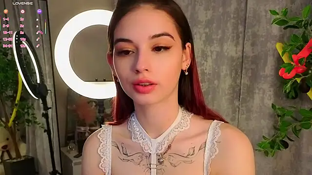 Snapshot of LunaraRada chatting on 02.03.26 LunaraRada online show from 02.03.26