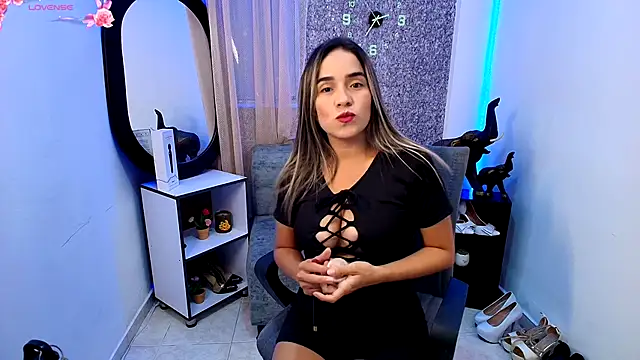 Sally Ricci online show from 11.18.25