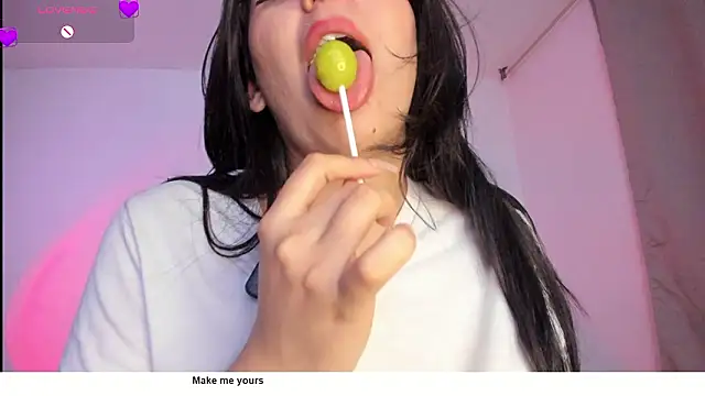 Snapshot of tellmemaddie chatting on 02.23.26 tellmemaddie online show from 02.23.26