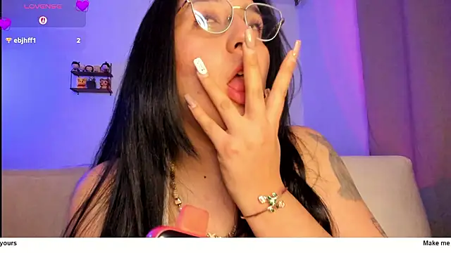 Snapshot of tellmemaddie chatting on 02.26.26 tellmemaddie online show from 02.26.26