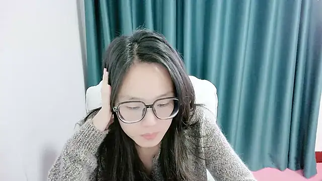 Snapshot of guai00 chatting on 11.06.25 guai00 online show from 11.06.25