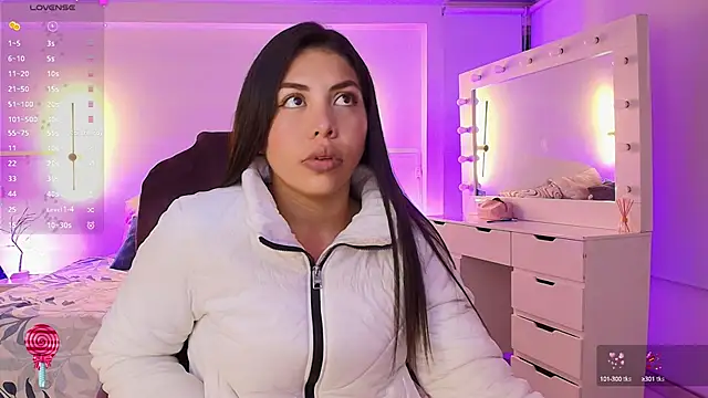 Snapshot of kloe28 chatting on 10.04.25 kloe28 online show from 10.04.25