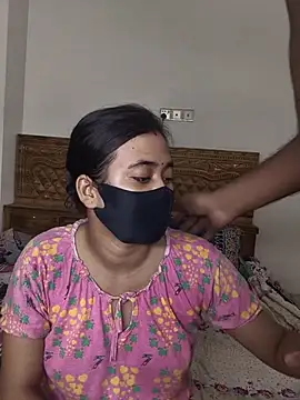 Snapshot of Love_Queen11 chatting on 11.01.25 Love Queen11 online show from 11.01.25