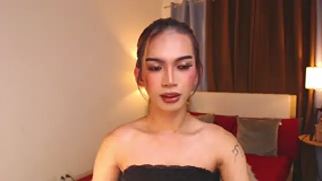 Snapshot of AmarraSins chatting on 11.01.25 AmarraSins online show from 11.01.25