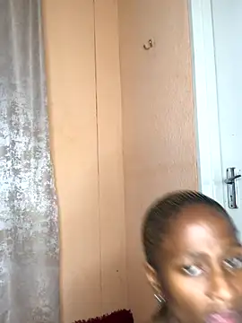 Caramel102004 online show from 09.25.25