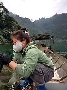 Meoweo 23 online show from 12.18.25