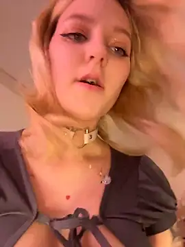 Crystal Neko online show from 11.30.25