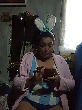 Snapshot of Lobizona chatting on 05.22.26 Lobizona online show from 05.22.26