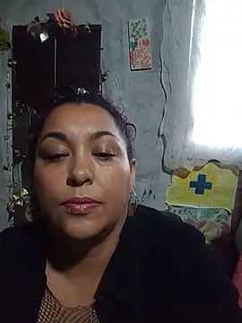 Snapshot of Lobizona chatting on 05.27.26 Lobizona online show from 05.27.26