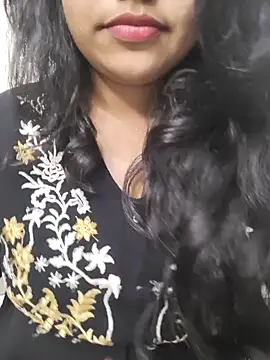 Snapshot of Miss_Rose__ chatting on 10.11.25 Miss Rose online show from 10.11.25