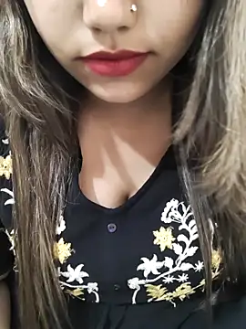 Snapshot of Miss_Rose__ chatting on 11.04.25 Miss Rose online show from 11.04.25