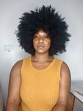 Snapshot of Opal_S chatting on 11.21.25 Opal S online show from 11.21.25