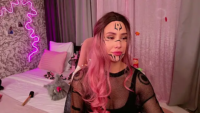 Snapshot of Jane2sweet chatting on 10.31.25 Jane2sweet online show from 10.31.25