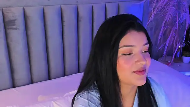 Snapshot of EmmaBlossom chatting on 09.27.25 EmmaBlossom online show from 09.27.25