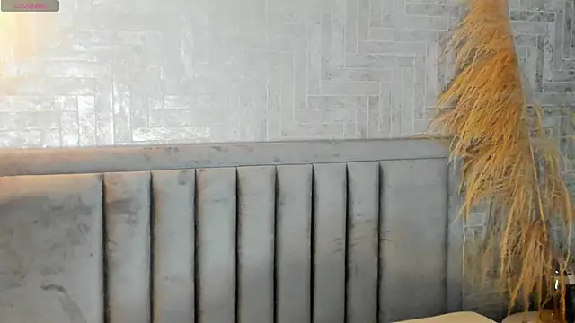 Snapshot of EmmaBlossom chatting on 10.04.25 EmmaBlossom online show from 10.04.25