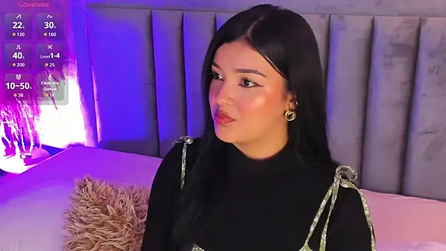 Snapshot of EmmaBlossom chatting on 10.05.25 EmmaBlossom online show from 10.05.25