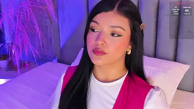 Snapshot of EmmaBlossom chatting on 10.09.25 EmmaBlossom online show from 10.09.25