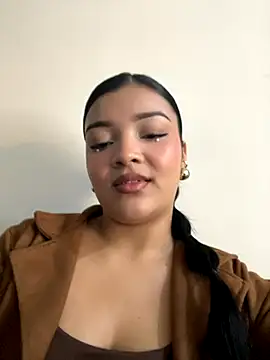 Snapshot of EmmaBlossom chatting on 10.11.25 EmmaBlossom online show from 10.11.25