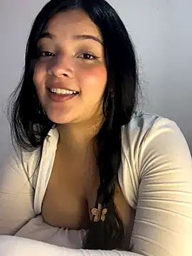 Snapshot of EmmaBlossom chatting on 10.27.25 EmmaBlossom online show from 10.27.25