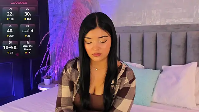 Snapshot of EmmaBlossom chatting on 11.05.25 EmmaBlossom online show from 11.05.25