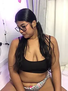 Snapshot of AnaBrowmn chatting on 04.18.26 AnaBrowmn online show from 04.18.26