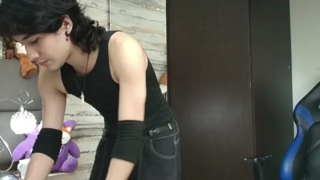 Lovers 21 online show from 04.05.26