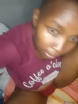 Snapshot of QueenLanaL chatting on 11.09.25 QueenLanaL online show from 11.09.25