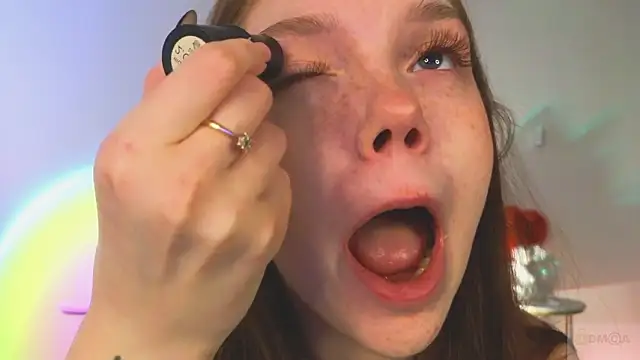 Nicole Broown  online show from 03.05.26