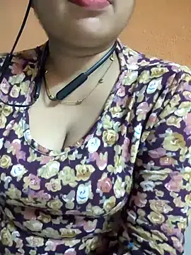 Snapshot of miss_kheyali chatting on 10.09.25 miss kheyali online show from 10.09.25