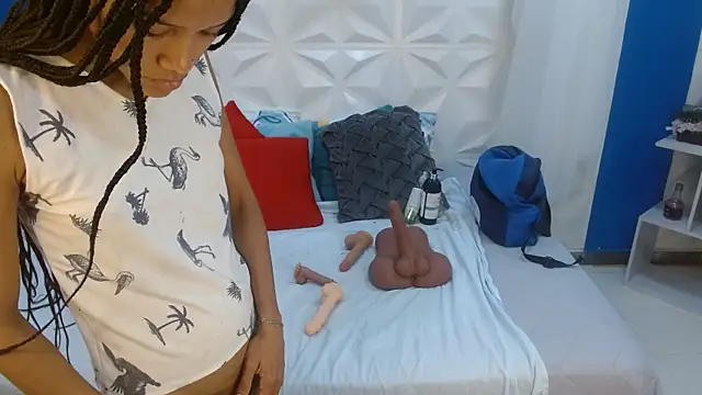 Snapshot of adisson_petite1 chatting on 11.16.25 adisson petite1 online show from 11.16.25