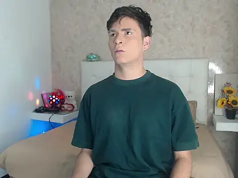 Aaron Foxxx online show from 12.16.25