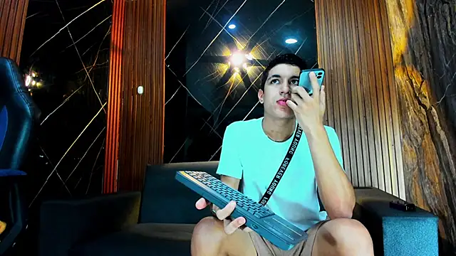 Stiben boy online show from 10.18.25