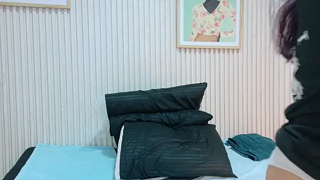 Abrilmirren online show from 10.10.25