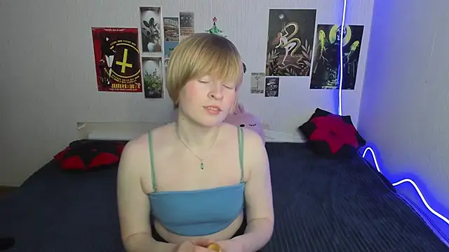 Cattie w  online show from 02.17.26